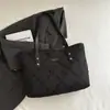 2025 Nuevo Diseño Nicho de Alta Gama Bolso Sobaco, Bolso de Hombro Moderno y Casual, Bolso Tote Simple Moderno y Personalizado