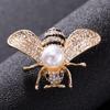 Venta caliente, broche de aleación con forma de abeja para suéter de mujer, broche de perla vintage para mujer, accesorios al por mayor