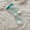 Meias listradas para mulheres, estilo fino primavera/verão, logo de gato de desenho animado, meias de cano médio, meias empilhadas bloqueadas por cor sem costura, meias femininas estilo coreano