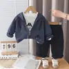 Conjunto de Tres Piezas con Sudadera a Cuadros para Niño de Primavera y Otoño Estilo Coreano Casual Moderno Fresco Ropa de Manga Larga para Bebé