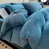 Juego de ropa de cama de cuatro piezas de terciopelo de leche, color liso, engrosado, para invierno, con una sábana bajera de forro polar por ambos lados y una funda de edredón de forro polar de coral