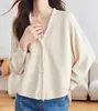Cardigan Tricotado de Gola V Outono 2025 Feminino Curto Manga Longa Solto Top Design Outer Camisa Morcego