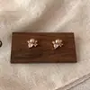 Brincos Estilo Minimalista Únicos e Sofisticados, Pequenos e Simples, Modernos e Versáteis, Tarraxas de Pérola em Formato de Coração