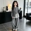 Conjunto elegante y de alta calidad para niñas, estilo coreano, perfecto para el otoño de 2026, nuevo cárdigan suéter para niños