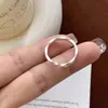 Anillo Sencillo de Banda de Möbius para Mujer Mate Escarchado de Moda Versátil Apilable Abierto Ajustable Estilo ins Anillo para Dedo Índice Tendencia
