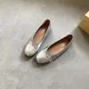 Bailarinas Planas de Gamuza Estilo Francés para Mujer, con Forro de Felpa Añadido, Nuevos Zapatos Rojos con Lazo para Otoño e Invierno 2025
