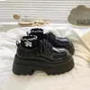 Mocasines de Plataforma para Mujer 2026 Otoño Nuevas Llegadas Zapatos de Mujer Estilo Británico Zapatos Negros de Cuero Versátiles Planos que Aumentan la Altura
