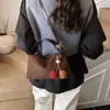 Bolso de Mano Retro de Gamuza Escarchada para Mujer 2025 Nuevo Bolso de Hombro tipo Almohada para Viajes Diarios Bolso Cruzado de Alta Gama Moderno