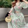 Traje Estilo Resort, Conjunto Estilo Ilha, Blusa Plissada Floral Decote V, Saia Midi de Cintura Alta Estilo A para Mulheres Primavera e Verão, Conjunto de Duas Peças