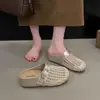 Meias Pantufas Femininas com Bico Fechado, Novo Modelo de Verão 2026, Para Uso Externo, Design Vazado Tecido em Malha, Aumento de Altura Oculto, Sandálias Estilo Birkenstock