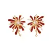 Brincos de flor em esmalte vermelho com zircônias super brilhantes, design de nicho, brincos modernos e únicos, estilo de Ano Novo, brincos elegantes para mulheres