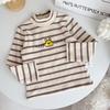 [Espessamento de camada dupla] Camisa de base de gola meia alta infantil Outono e inverno Lixamento Roupas quentes Bordado Listrado Novo estilo para meninos e meninas
