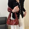 Bolsa Transversal da Moda com Laço e Rebites para Mulheres 2025 Nova Moda Primavera Versátil Bolsa de Mão Estilo Estrangeiro para Mulheres