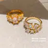 Diamantes Dourados Entrelaçados! Anel de Dedo Indicador Quadrado de Zircônia em Forma de Gota D'água, Estilo Fashionable e Robusto, Acessório de Mão Versátil Simples e Elegante para Mulheres