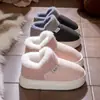 Pantuflas de algodón para mujer, pantuflas de invierno para interior en casa, nuevo estilo 2026, con tacón, forradas de felpa, engrosadas para abrigar, adecuadas para usar tanto en interiores como en exteriores, pantuflas postparto para mujer