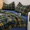 Conjunto simples de quatro peças em algodão puro xadrez estilo vintage, conjunto de três peças de algodão Maillard puff de luxo leve para dormitório, fronha única