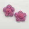 Flor pequeña tejida a mano 4CM pompón de lana flor para accesorios de ropa bolsa pinza para el pelo accesorios broche flor de ganchillo diy