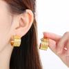 Brincos de Aço Inoxidável em Formato de C de Moda Transfronteiriça de Luxo Acessível Elegantes para Mulheres Banhados a Ouro 18K Brincos de Combinação de Cores Dourado e Prateado para Mulheres