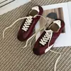 Outono/Inverno 2026 Novo Ballet Treinamento Alemão Sapatos de Treinamento Alemão Macios Femininos Leves de Fundo Plano Casuais Versáteis Sapatos Forrest Gump Femininos