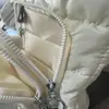 Bolso Pequeño Cuadrado Nuevo para Exteriores Transfronterizo, Bolsa de Algodón Rellena para Botella de Agua, Bolso Cruzado Deportivo Versátil, Bolso para Teléfono con Ranura para Tarjeta de Hombro Único para Mujer