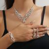 Cross-border Hot Sale Strass Clavícula Cadeia Jantar Vestido Acessórios Exquisite Garra Cadeia Colar Brincos terno Conjunto de Duas Peças para Mulheres