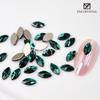 Nuevo Arte de Uñas Esmeralda Formas Fondo Plano Diamante Verde Oscuro Arte de Uñas Fondo Dorado Diamante Joyería Arte de Uñas Pedrería para Uñas