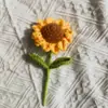 Ramas de flores de ramo de girasol simulación tejidas a mano con lana