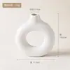 Vaso de Flor de Estilo Cream Nordic para Sala de Estar com Listras Verticais Brancas Decoração de Arranjo de Flores Vaso de Plástico Moderno Simples