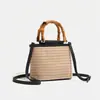 Bolsa de Mão Feminina de Textura de Alta Qualidade com Design de Nicho Bolsa Transversal Feminina de Verão 2025 Nova Bolsa de Palha Feminina Trançada