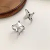 Pendientes de Estrellita Dulce para Mujer, Sencillos, Modernos, Versátiles, Pequeños y Personalizados para Apilar, Tendencia de Pendientes de Nicho Estilo Ins