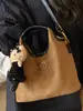 Moda Retrô Outono 2025 Nova Bolsa de Ombro Feminina Estilo Coreano Casual Bordado com Linha Bolsa de Mão Pequena Fragrância Bolsa Fosca