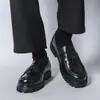 Nuevos Zapatos Casuales de Cuero con Suela Gruesa para Hombres que Aumentan la Altura Estilo Británico Moda Zapatos Bajos con Borlas Talla Grande Mocasines Zapatos para Hombres