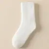 Calcetines de Cachemira para Mujer Otoño e Invierno, Engrosados y Forrados de Felpa, Calcetines de Media Pantorrilla, Color Sólido, Calcetines de Nieve Suaves y Cálidos, Calcetines Térmicos de Lana de Invierno