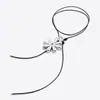 Corea del Sur Ins Moda de Nicho Simple Super Larga Cadena de Cuerda de Cuero Collar Colgante Diseño plata Collar de Flor Grande Cadena para Clavícula para Mujeres