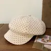 Versão Coreana de Chapéu Octogonal de Bolinhas Gypsophila para Mulheres 2025 Estilo Britânico Mostrando o Rosto Pequeno Elegante Retrô Outono e Inverno Chapéu de Boina com Bico de Pato