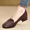 Zapatos de Salón Individuales Retro de Tacón Grueso y Punta Cuadrada 2026 Otoño Nuevos Zapatos de Piel Estilo Británico Francés Versátil Suela Blanda Mocasines Zapatos de Mujer