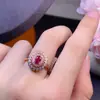 El Anillo de Rubí Natural es una Fina Plata S925 Finamente Incrustada con Artesanía Galvanizada de 18K Piedra Principal 4*6mm