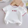Camiseta básica de algodón puro transpirable y suave para bebé niña, manga corta, forma de corazón, nuevo estilo de verano, top casual versátil para niñas, moderno 3
