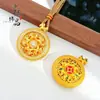 Tienda de Oro Mismo Estilo Oro Antiguo Chapado Diamante Incrustado Giratorio Cinco Caballos Muelle Bienvenida Brújula Colgante Nuevo Estilo Chino Signo Zodiacal Caballo Brújula Colgante