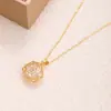 Colar Elegante Flor Rosa Brilhante Vazada para Mulheres Moda Japonesa e Coreana Pingente de Zircônia Incrustado Joia Corrente da Clavícula Novo Colar