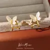 Pendientes de Plata con Baño de Oro Real y Aguja de Plata con Circonita, Mariposa de Nácar y Perlas; Pendientes Elegantes y Exquisitos con un Toque de Lujo Ligero y Gama Alta