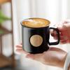 Taza de bronce con medalla en relieve, taza de agua con diseño de pareja de café, recuerdo personalizado, logotipo grabado, taza de cerámica, taza de alta gama
