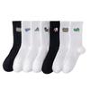 Calcetines para hombre, otoño e invierno, nuevos calcetines blancos y negros, modernos, absorbentes del sudor, deportivos, bordados, hasta media pantorrilla, calcetines de algodón para mujer.