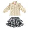 Fantasias de performance para crianças, trajes de formatura do jardim de infância, uniformes de cheerleading, fantasias para celebrações do Dia Nacional, trajes para competições de coral e declamação do ensino fundamental