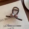 Grampo de Cabelo Pequeno Tubarão com Pérolas de Alto Padrão para Outono e Inverno, Grampo de Cabelo Feminino 2025 Novo, Acessórios de Cabelo para a Parte de Trás da Cabeça