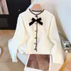 Suéter cardigan com laço estilo Chanel para mulheres, blusa de tricô versátil para outono e inverno, tendência novo estilo outono 2026