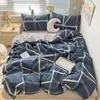 Juego de Cuatro Piezas de Algodón Cepillado Espeso Clase a, Sábana de Algodón Lavado Estilo Fresco, Funda de Edredón, Funda de Almohada, Juego de Tres Piezas para Dormitorio de Estudiante, Estilo Ins