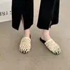 Sandalias huecas de verano de alta gama para mujer, nuevas 2026, súper populares, zapatos de malla de moda, mules de punta cerrada