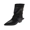 Botas para perna de calça estilo retrô pós-apocalíptico com fivela de couro feminino Chegada Nova Outono/Inverno 2026 Bico fino botas curtas de temperamento botas de montaria de cano médio