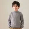 Suéter de punto trenzado de lana de color liso con cuello medio alto para niños y niñas, nuevo para otoño e invierno, suéter base versátil para usar como capa exterior